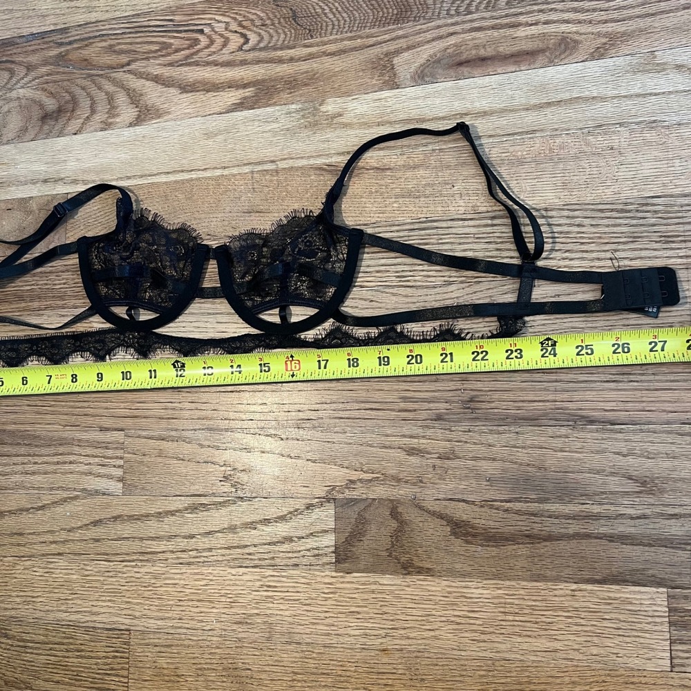 PrettyLittleThing Black Eyelash Lace Strappy Underwire Bra XS - Picture 5 of 8